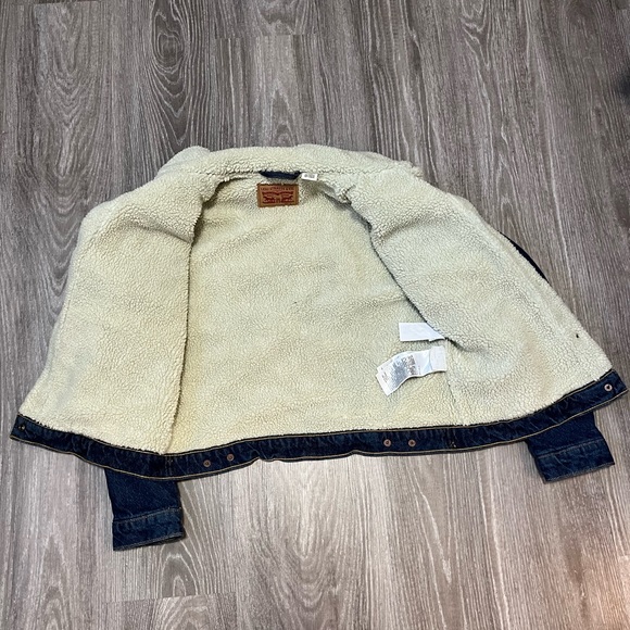 Levis jean jacket - Picture 8 of 8